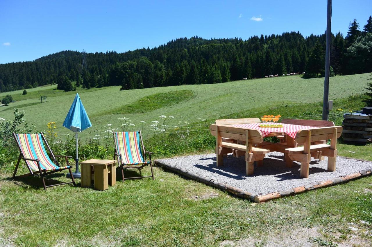 Gites Tre Le Grenier Les Moussieres Kültér fotó