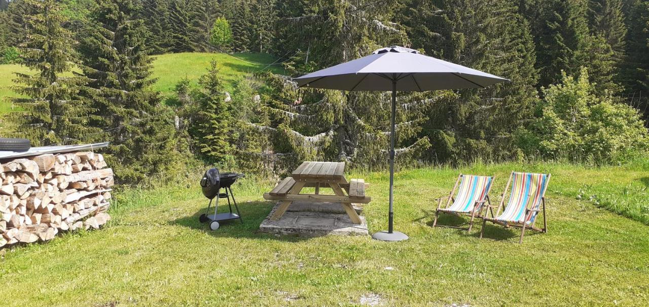 Gites Tre Le Grenier Les Moussieres Kültér fotó